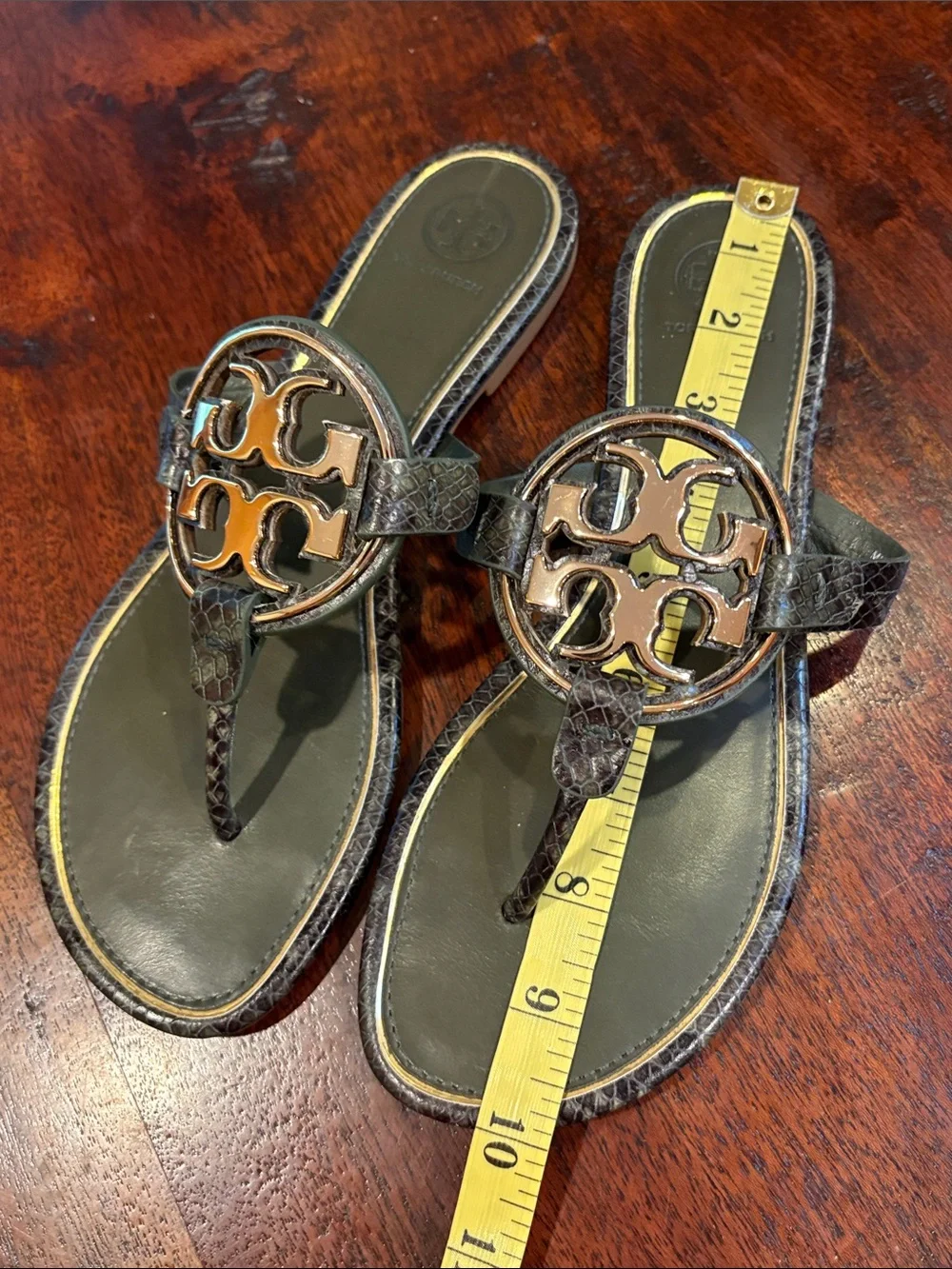 Tory Burch Miller Sandals Olive Green Snake Print Leather / Gold Logo size 8.5